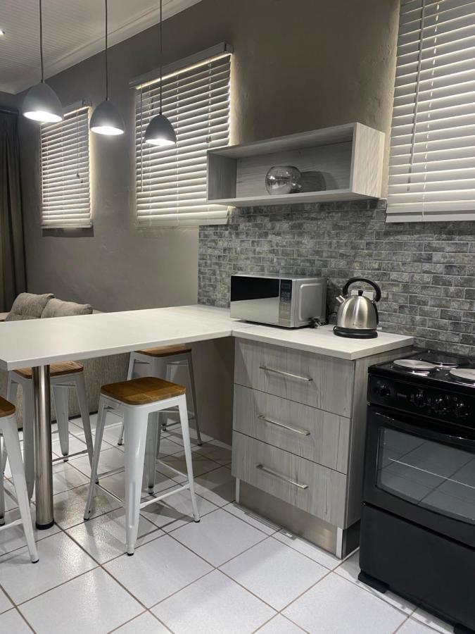 Adventure Apartment - Colchester - 5Km From Elephant Park Екстериор снимка